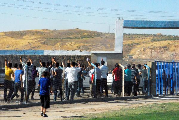 Karşıyakalı Futbolculara Çirkin Saldırı